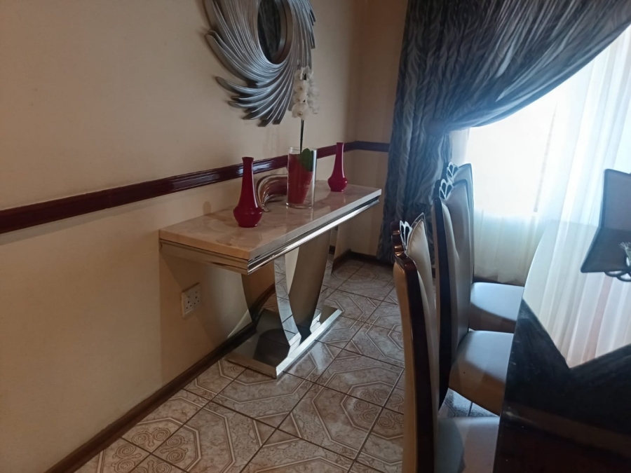 4 Bedroom Property for Sale in Minerva Gardens Northern Cape